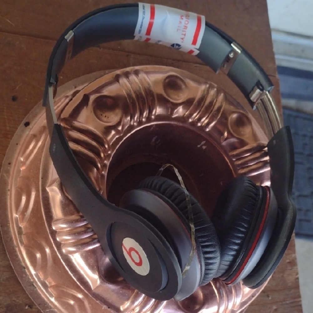 Beats Black Solo Wireless Headphones